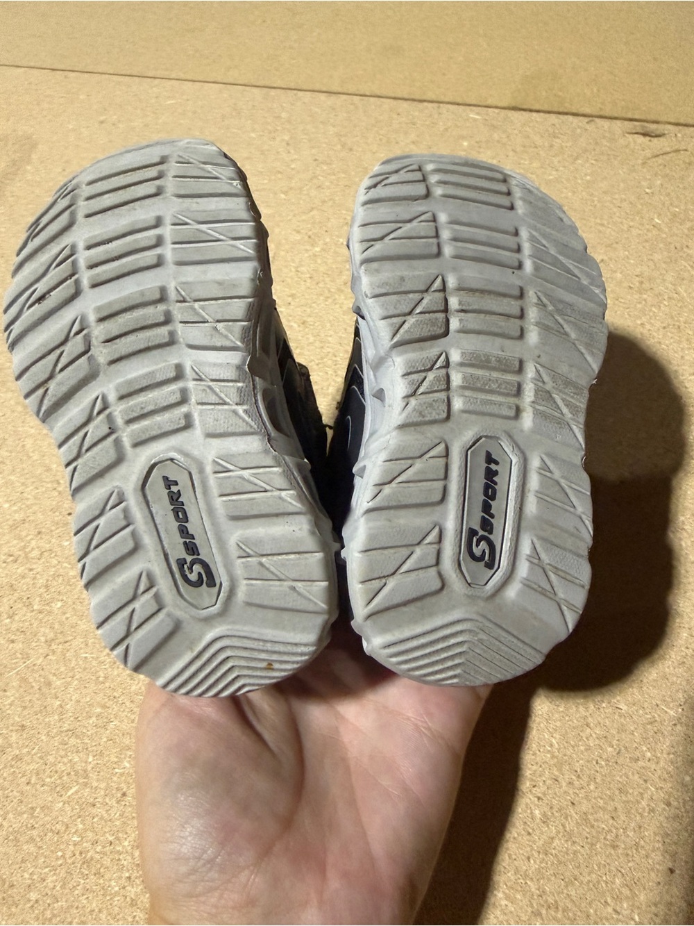 Skechers light up Black Kids Sneakers with White Sole - Picture 4 of 5